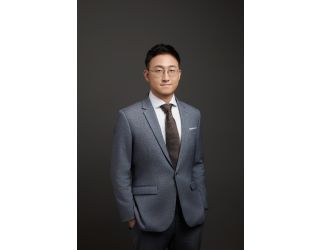 施拔臣